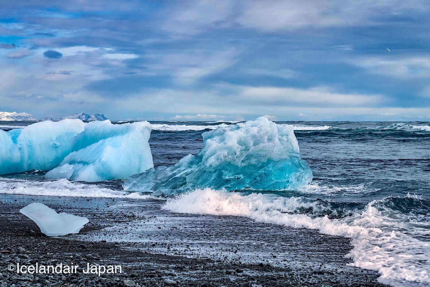 添乗員同行 2 25発 絶景アイスランド スーパーブルー氷の洞窟8日間 北欧旅行フィンツアー